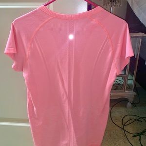 Lulu lemon swiftly tech short sleeve crew